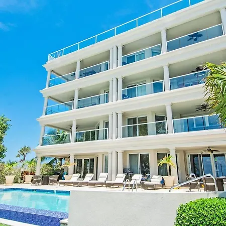 Seabreeze 8 - Luxury 4-Bedroom On Seven Mile Beach